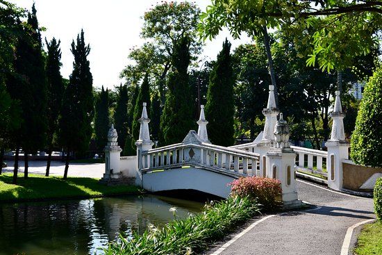 Buak Hard Public Park